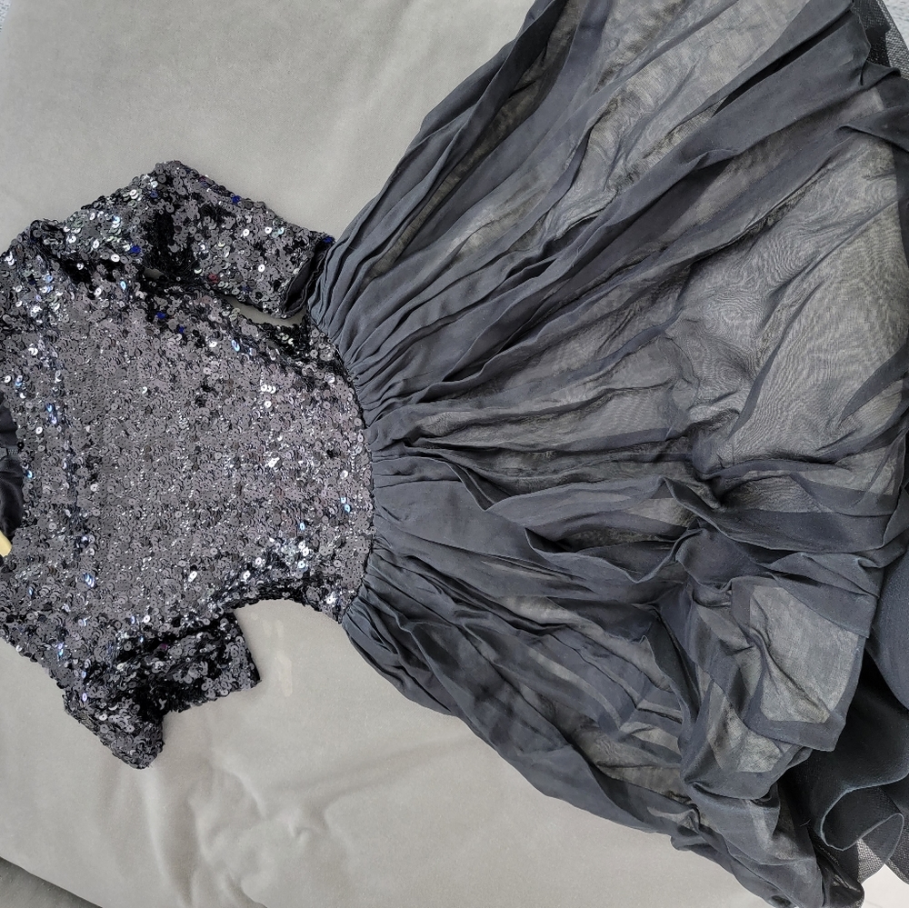 Dress - Picture 4 of 4